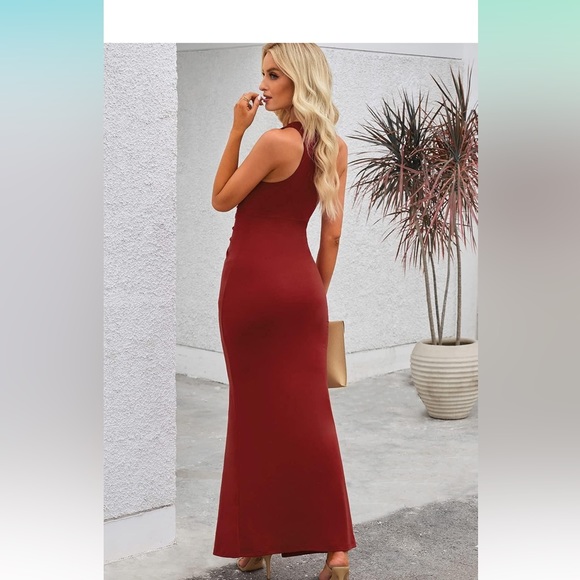 Red maxi dress with slit - Picture 2 of 4
